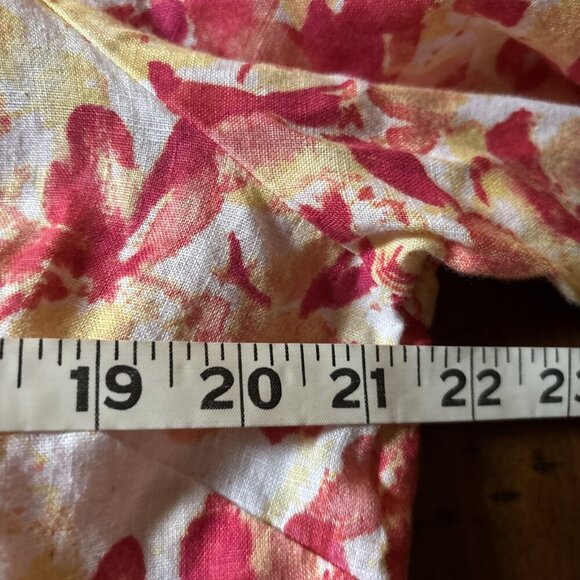 Cold water Pink Floral 100% Linen Blouse Size Medium Beach Or Cruise Wear - Picture 5 of 7